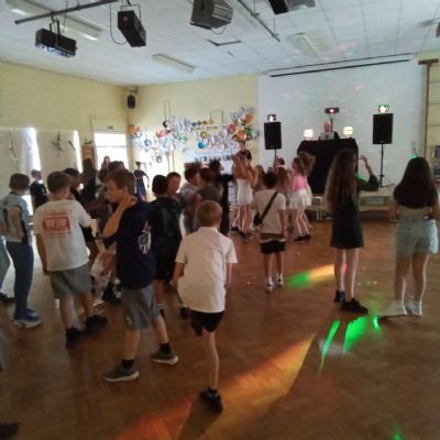 Children at a disco